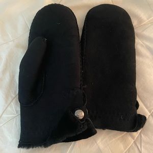 Black Ugg Mittens